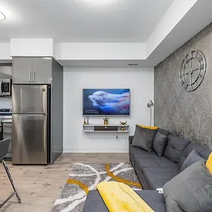 Apartment Exquisite 2 Bedroom Apt, Mins To The Falls., Niagara Falls