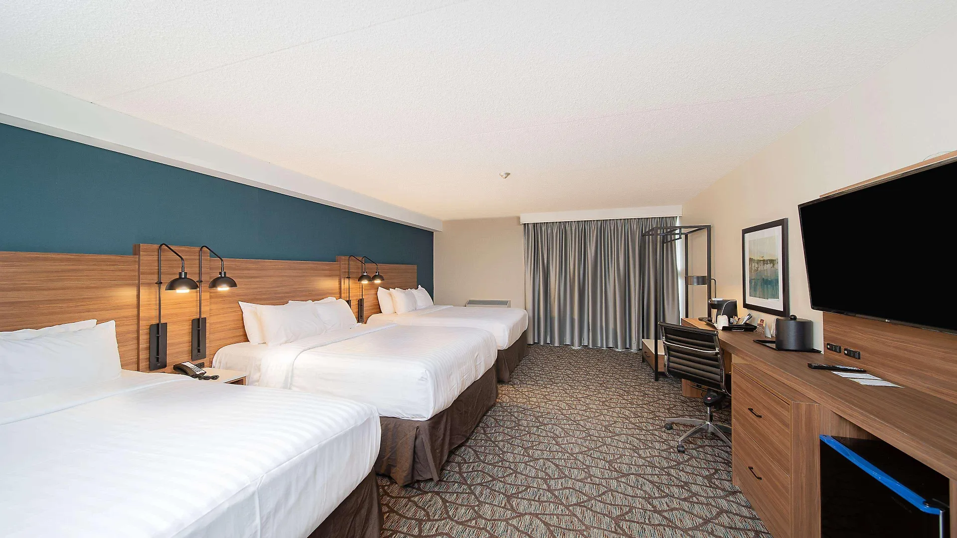 Wyndham Garden Niagara Falls Fallsview 4*,  Canada