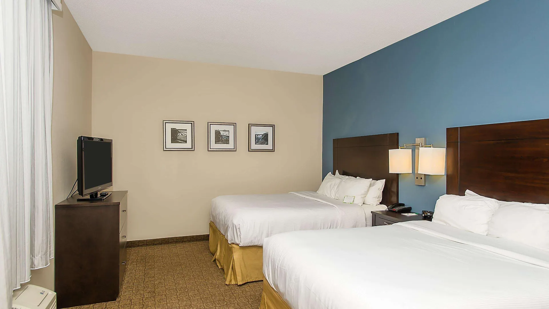 Wyndham Garden Niagara Falls Fallsview
