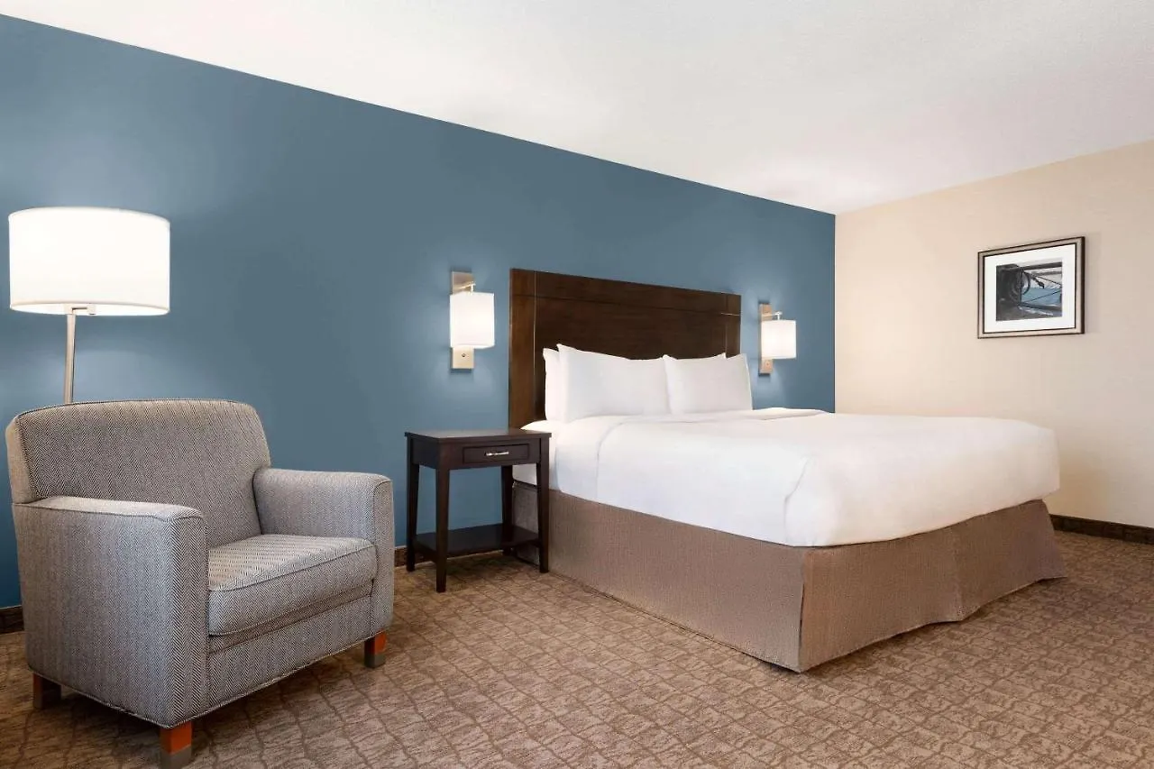 Hotel Wyndham Garden Niagara Falls Fallsview